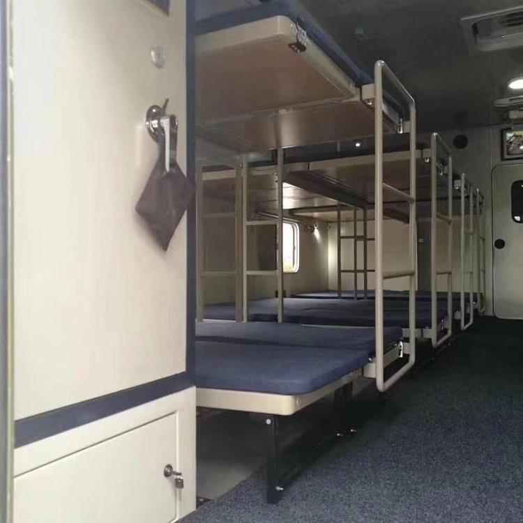 東風(fēng)四驅(qū)宿營(yíng)車8-12人